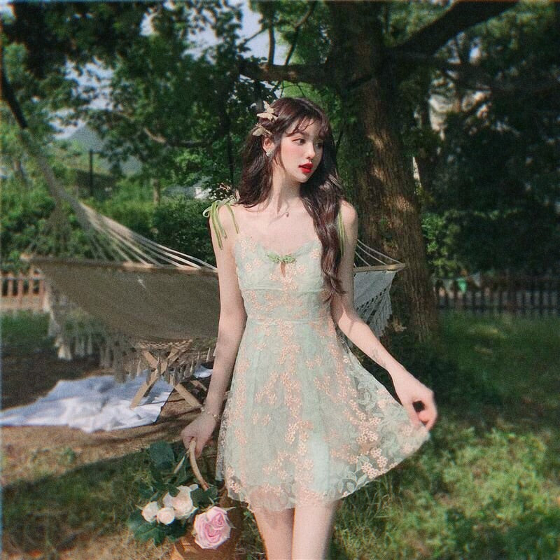 Spring Elfie – Besticktes Cottagecore-Minikleid