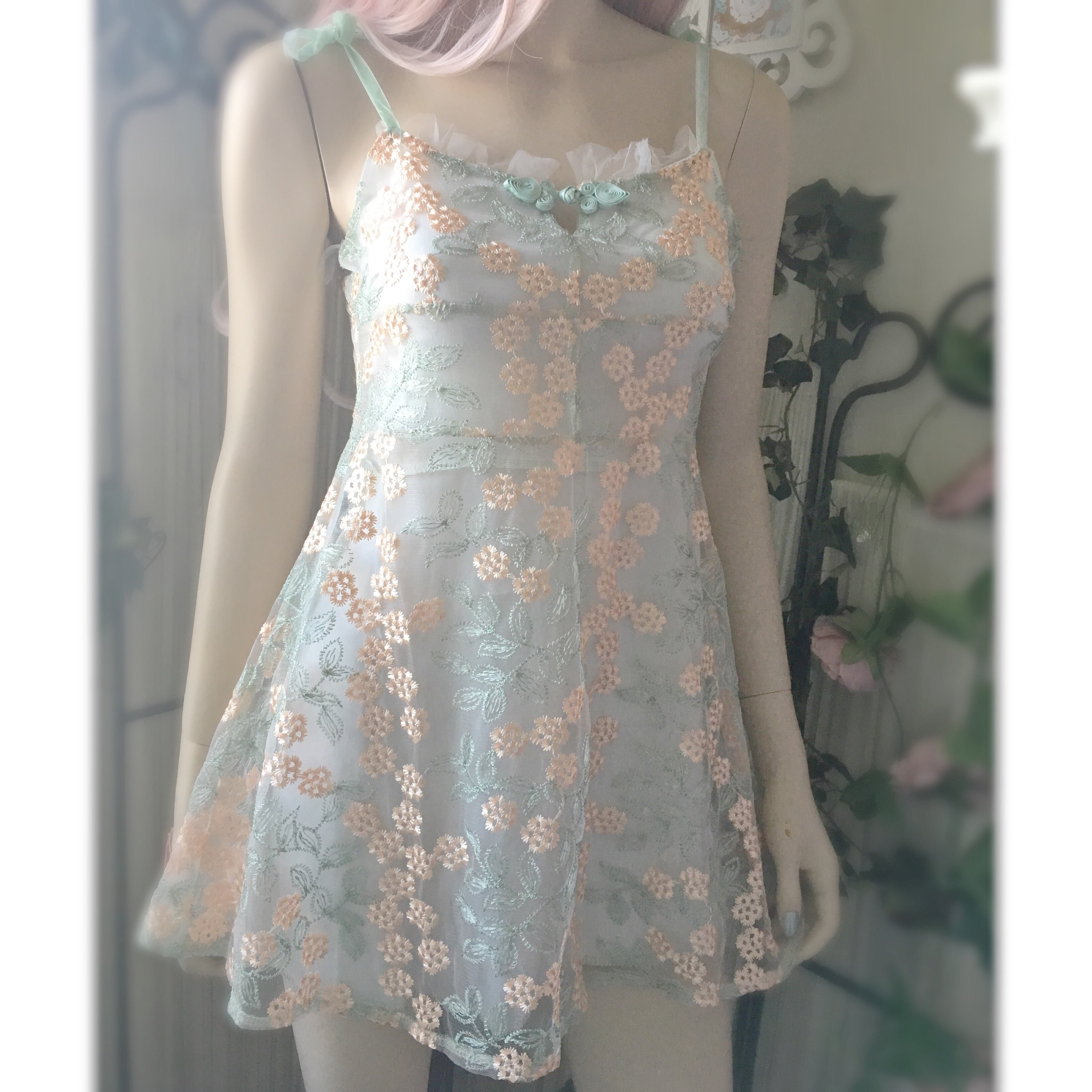 Spring Elfie – Besticktes Cottagecore-Minikleid