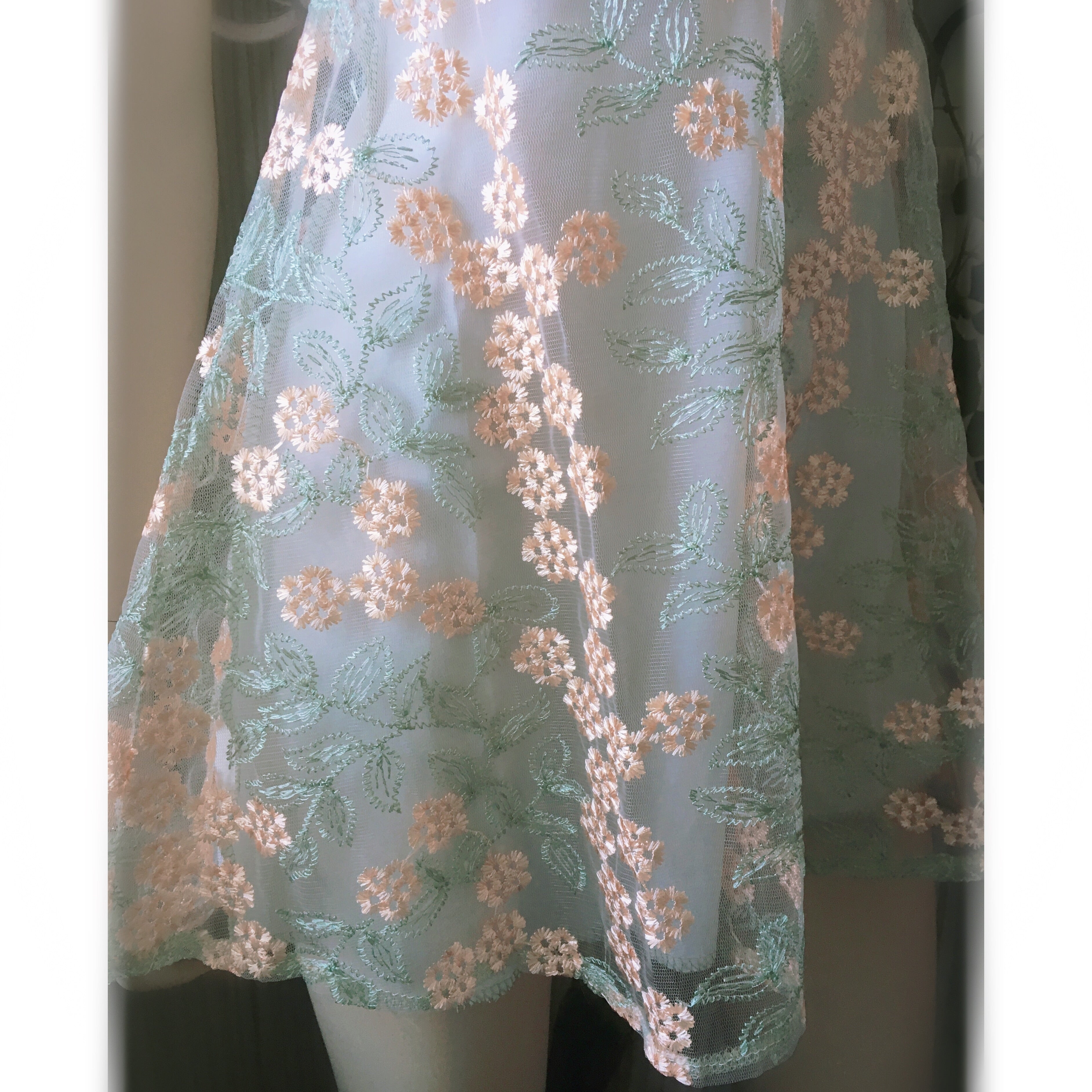 Spring Elfie – Besticktes Cottagecore-Minikleid