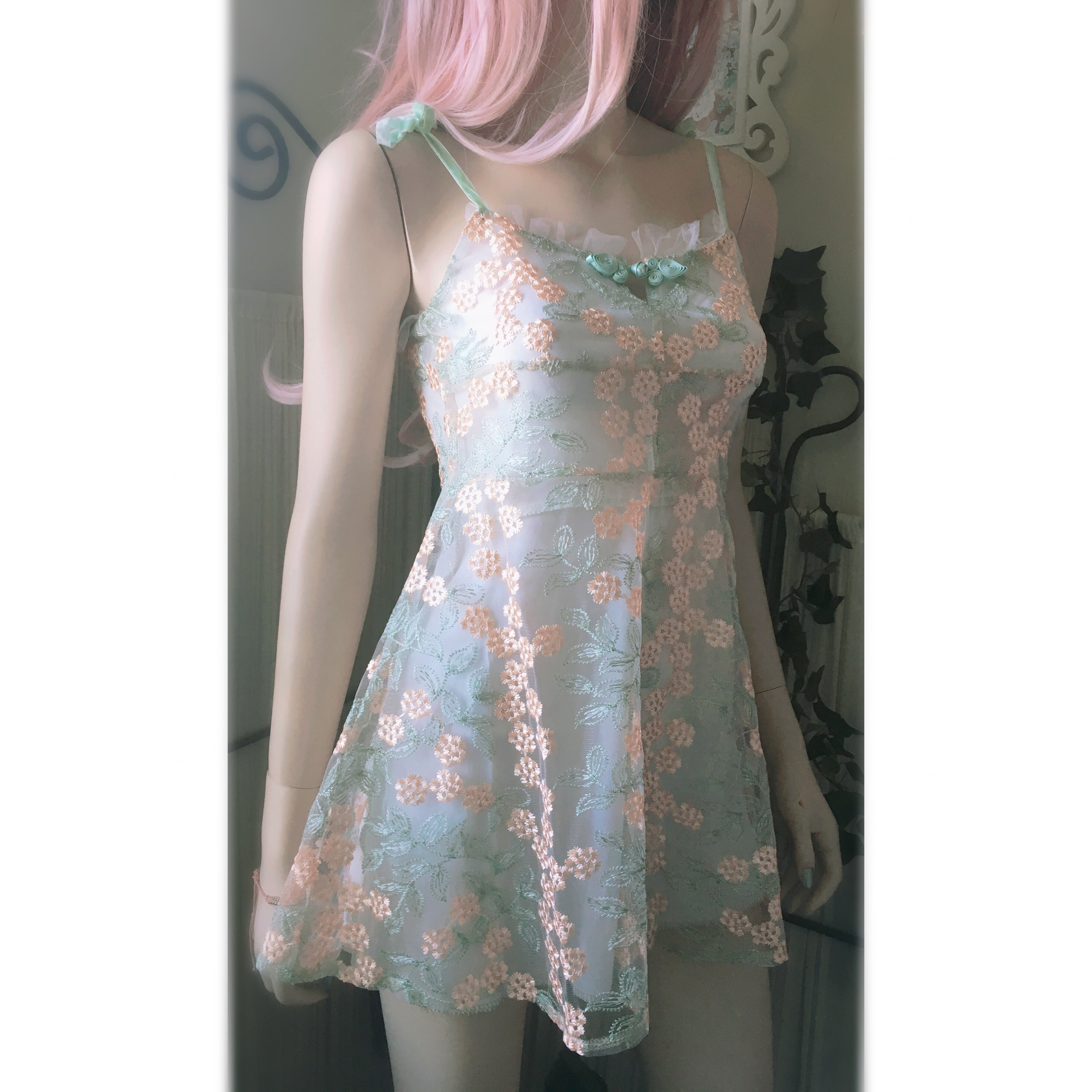 Spring Elfie – Besticktes Cottagecore-Minikleid