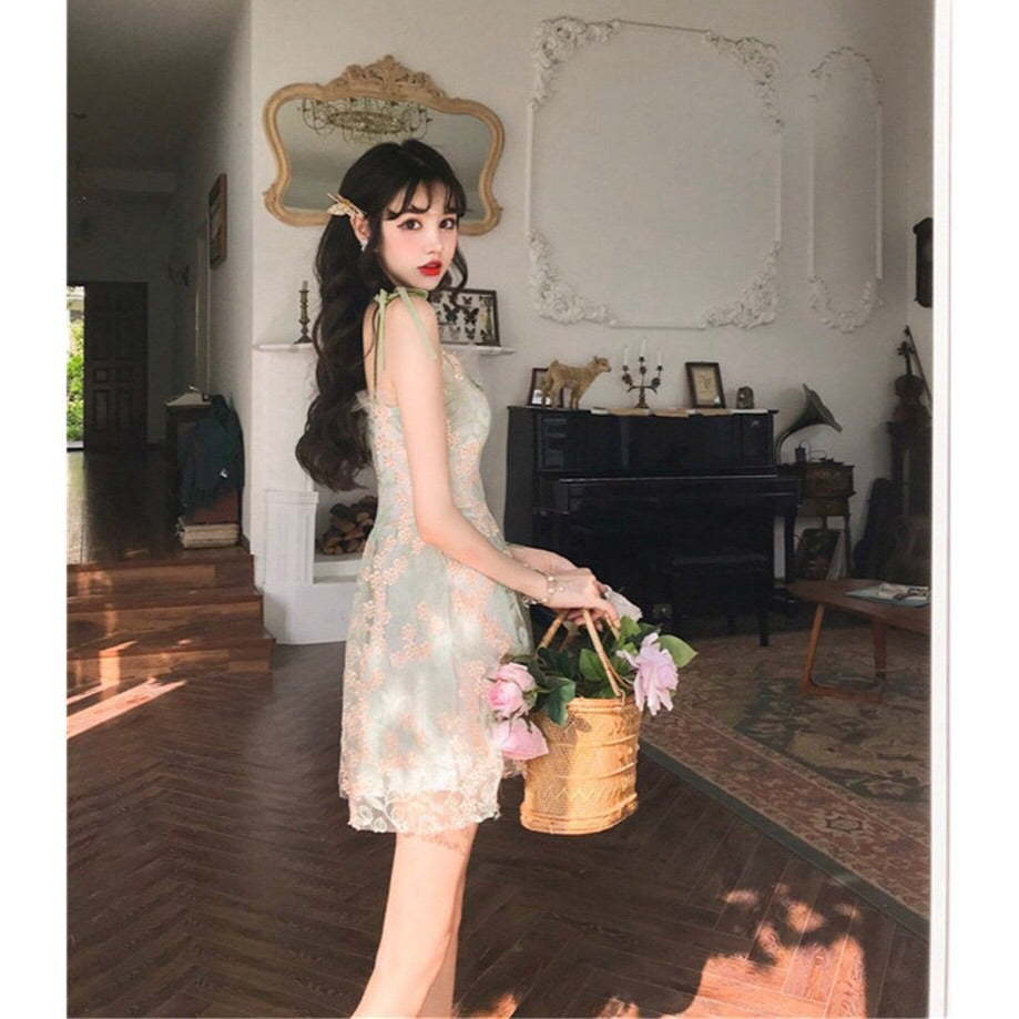 Spring Elfie – Besticktes Cottagecore-Minikleid