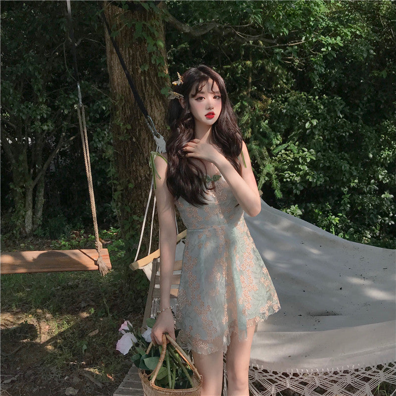 Spring Elfie – Besticktes Cottagecore-Minikleid