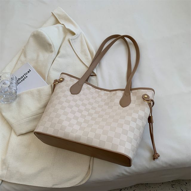 Argyle Pattern Tote Bag + Horse Charm