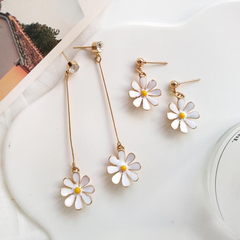 Small Daisy Flower Earrings