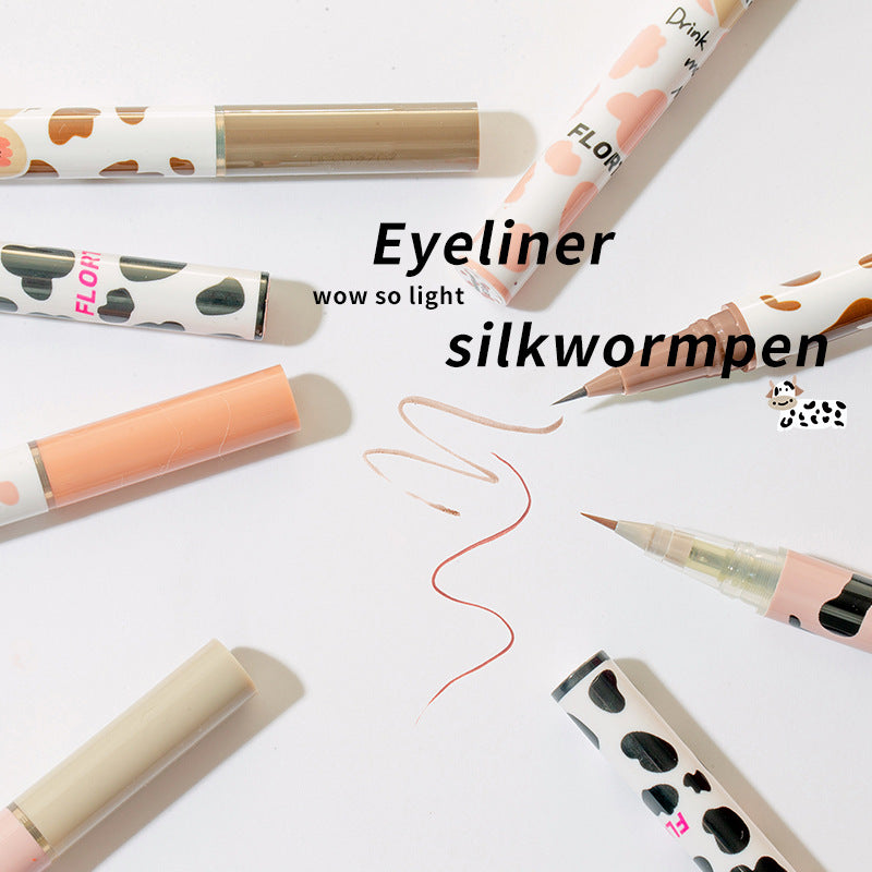 Floral Cow Silkwormpen Eyeliner