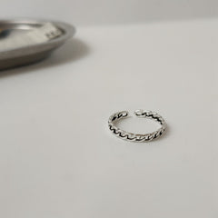 Retro Style Adjustable Ring