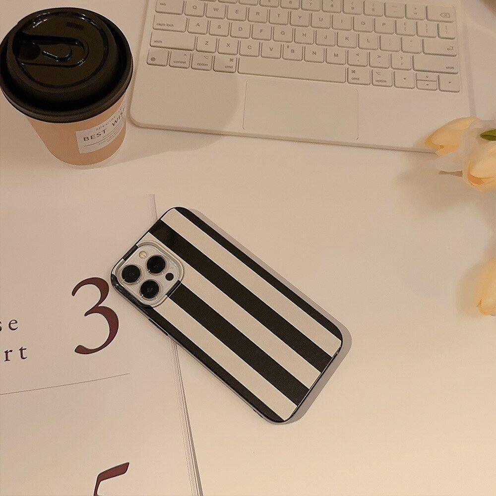 Cute Luxury Retro Glossy Striped Phone Cases for iPhone 14, 13, 12, 11 Pro Max, XR, XS, Mini, 7, 8, and 14 Plus