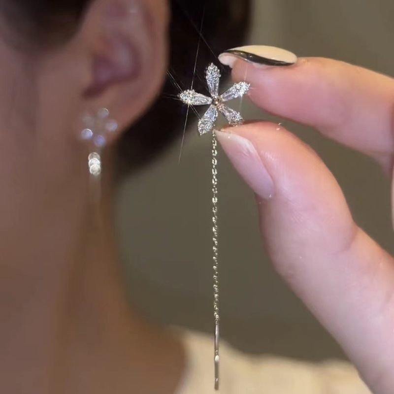 Shiny Diamond Flower Earrings