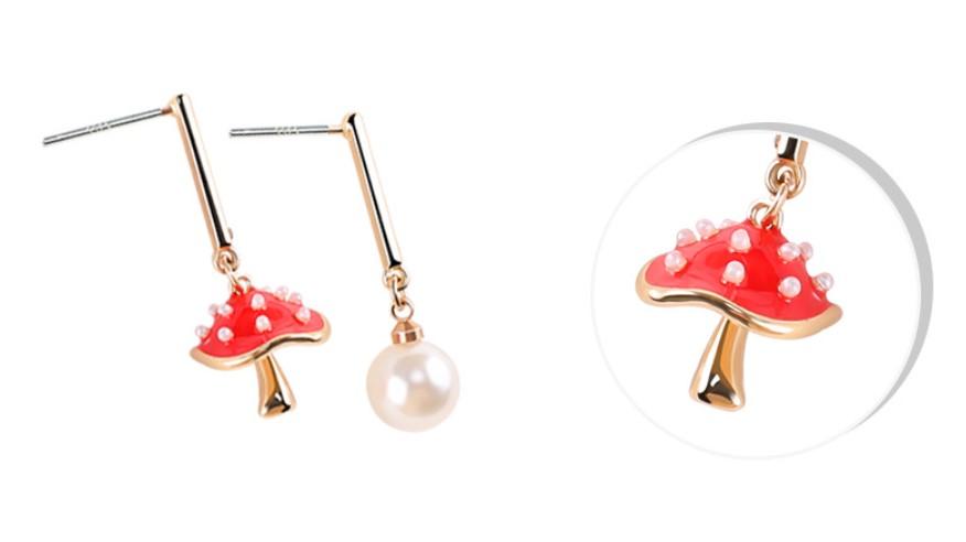 Kawaii Asymmetric Mushroom Earrings