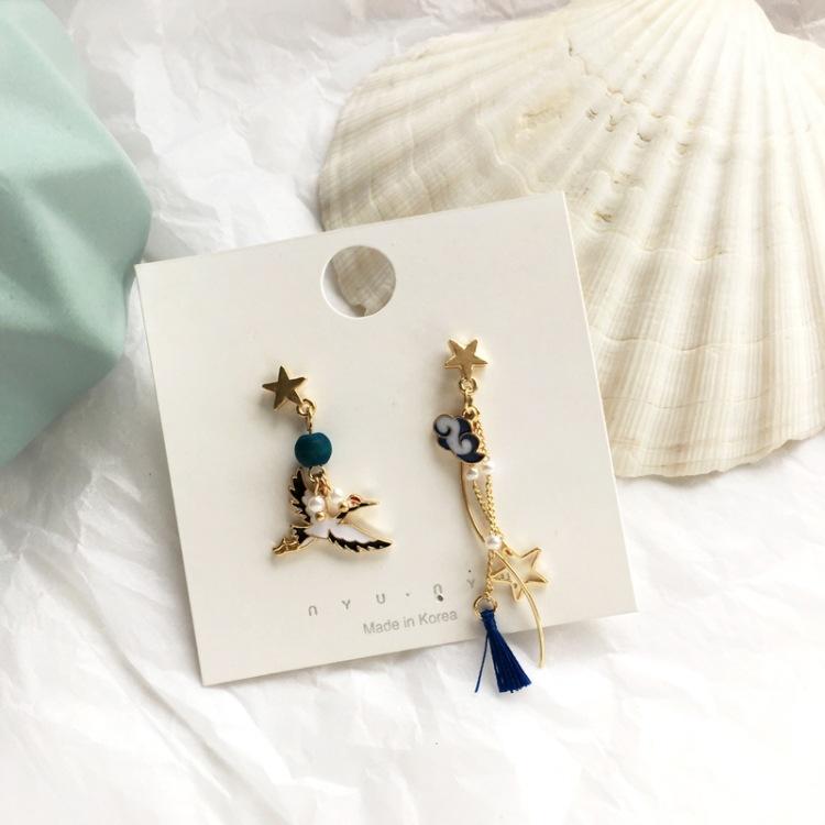 Lovely Crane Cloud Earrings