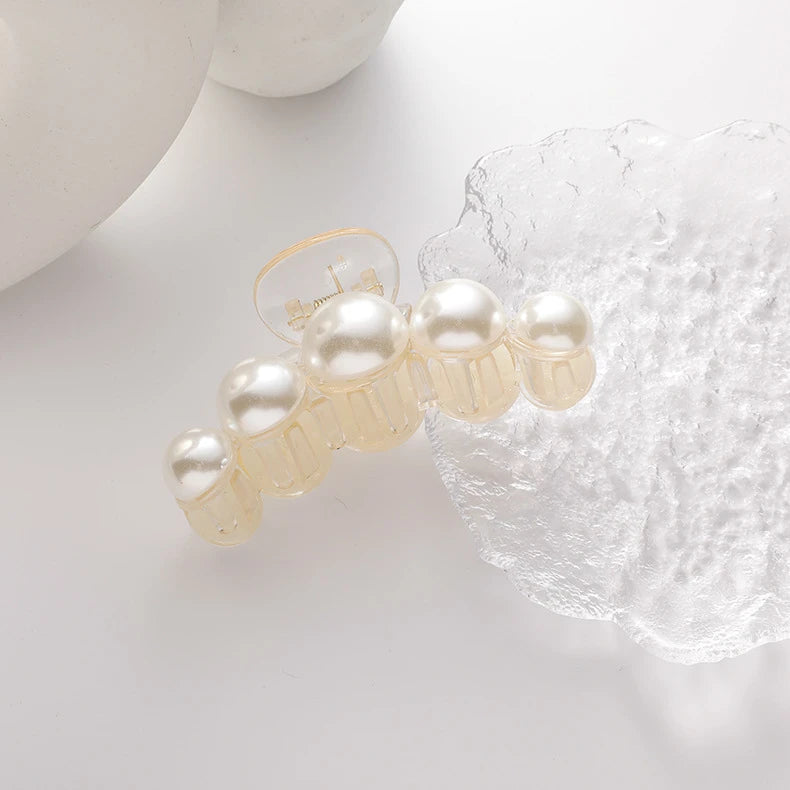 Pearl Girl Hair Clips