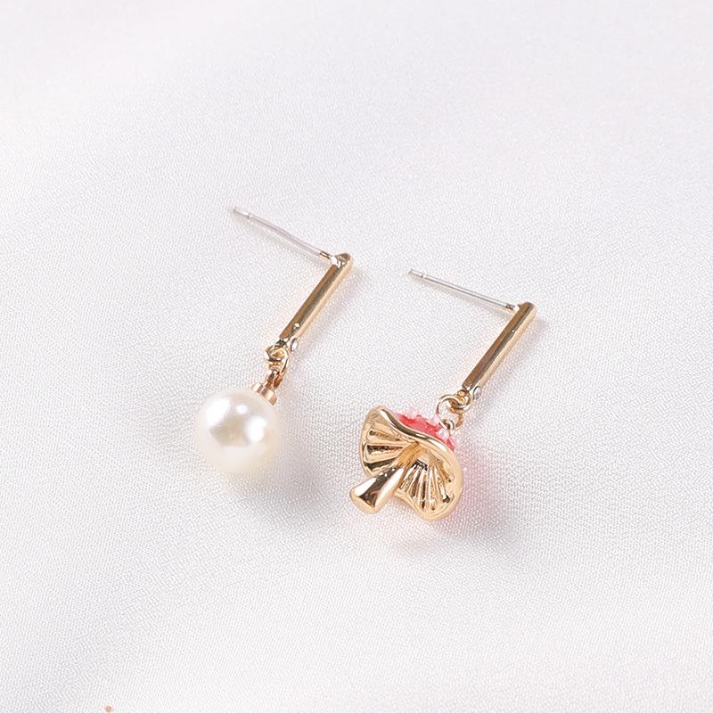 Kawaii Asymmetric Mushroom Earrings