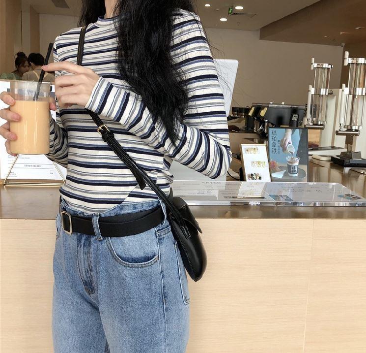 Aesthetic Thin Stripes Round Neck Knitted Slim Blouse