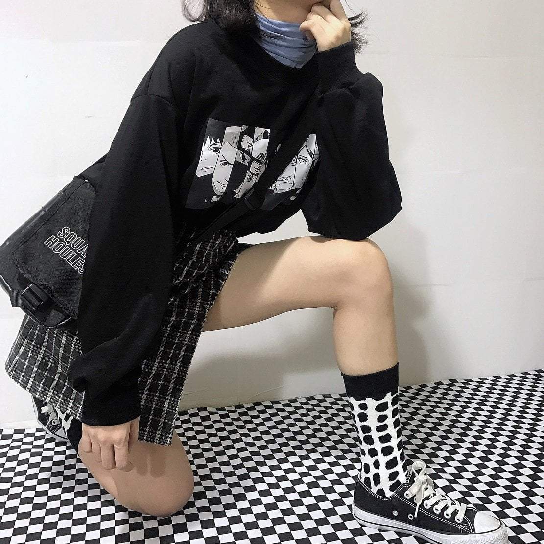 ANIME PATCH BLACK OVERSIZED SWEATSHIRT