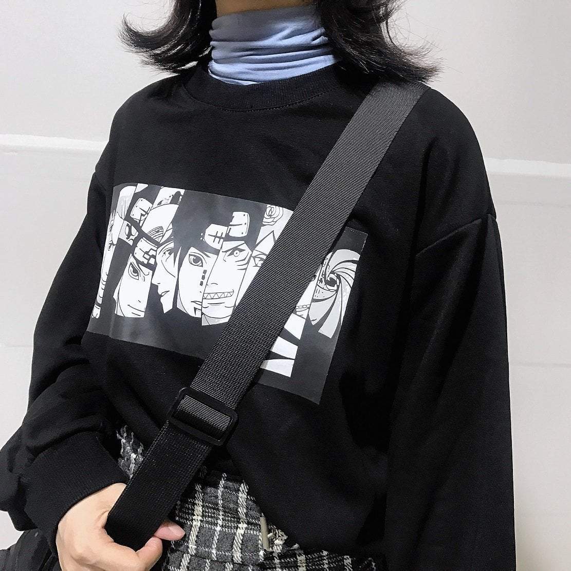 ANIME PATCH BLACK OVERSIZED SWEATSHIRT