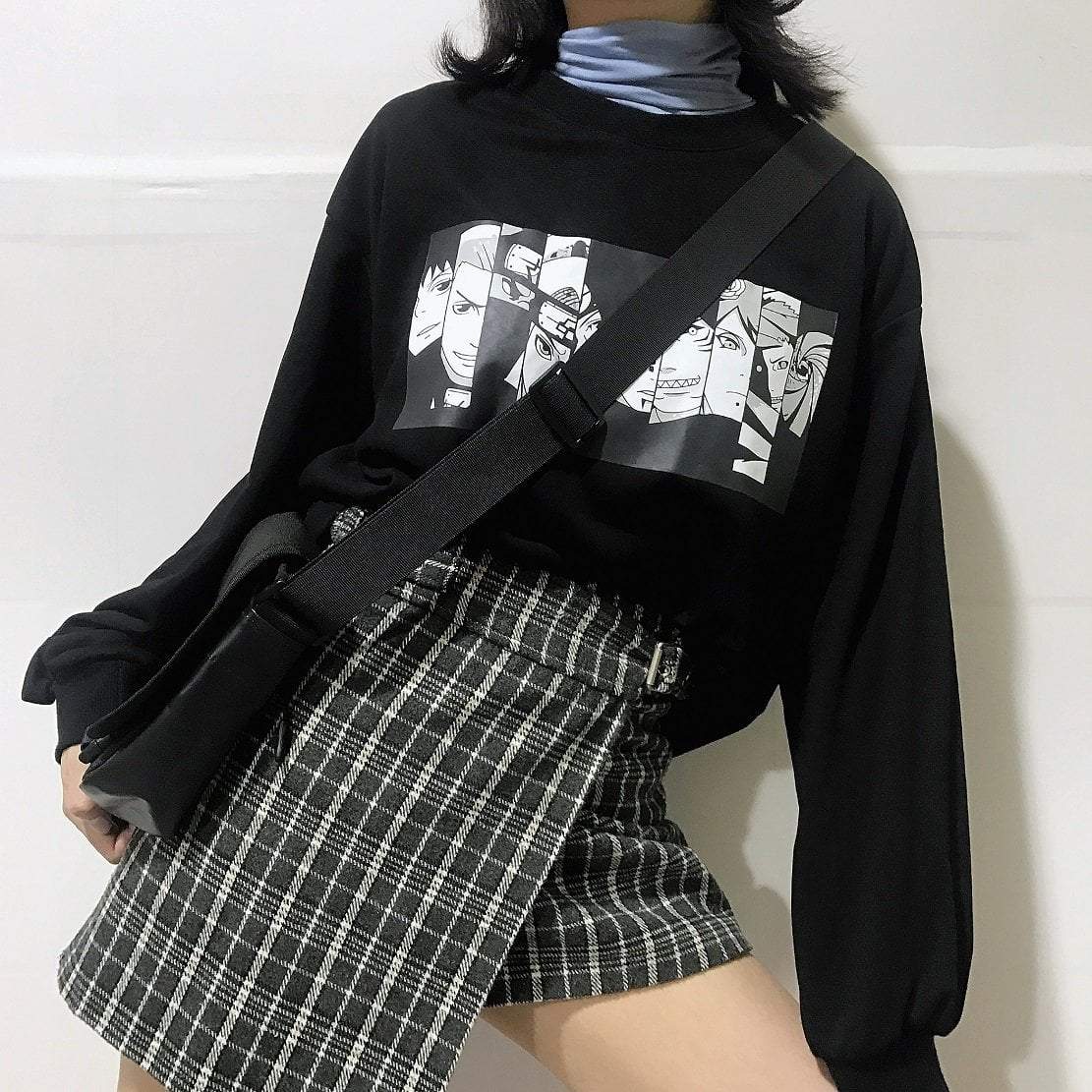 ANIME PATCH BLACK OVERSIZED SWEATSHIRT