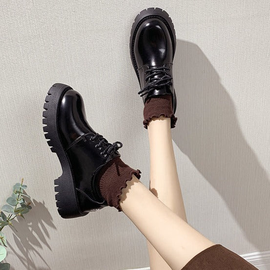 Black Cute Heel Flower Embroidery Glossy Matte Boots