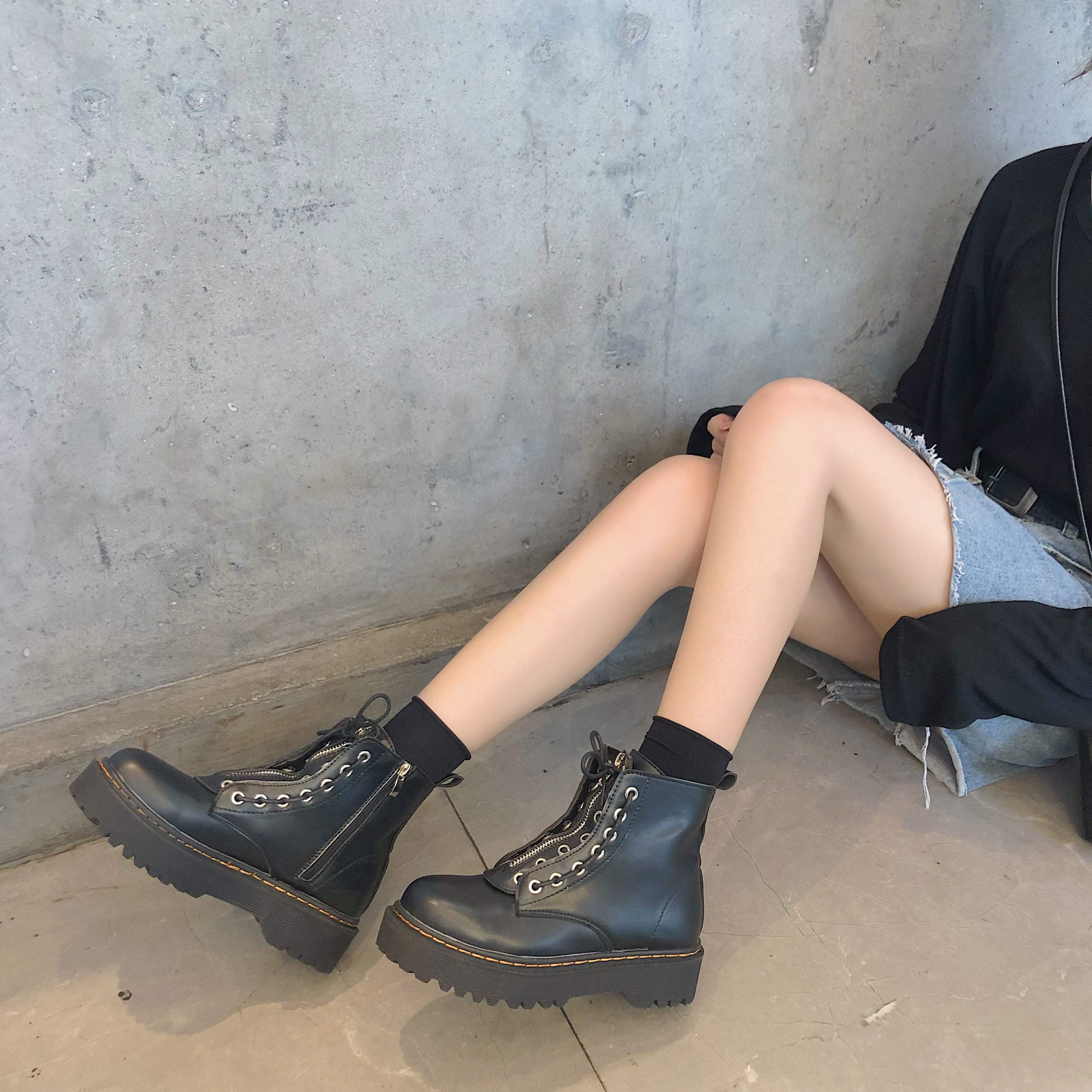 Black  Aesthetic Platform Zipper Boots