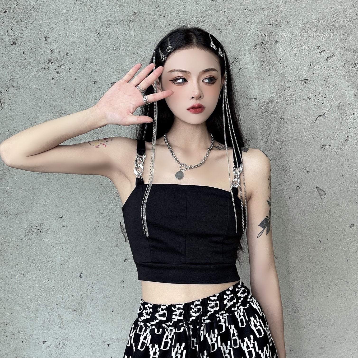 Black Grunge Girl Metal Chain Straps Crop Top