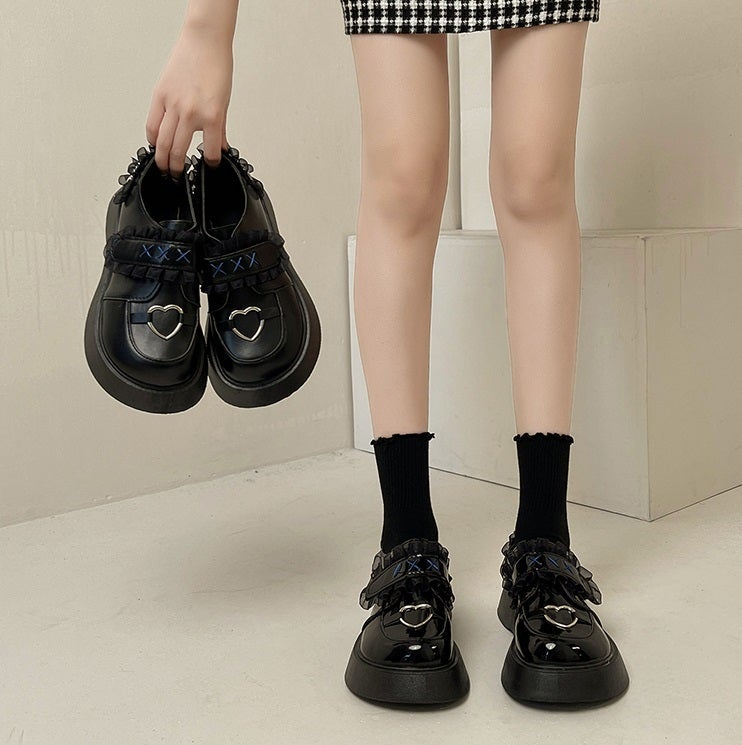 Black Harajuku Aesthetic Lace Heart Thick Sole Boots