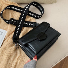 Black Square Leather Wave Strap Shoulder Bag