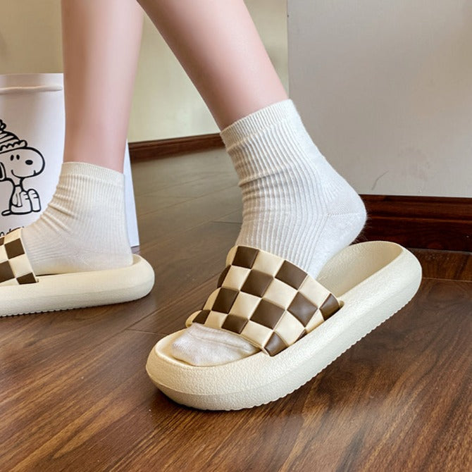 Checkered Aesthetic Rubber Thick Sole Slippers