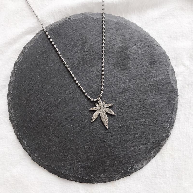 Metallic Silver Street Style Leaf Choker Necklace