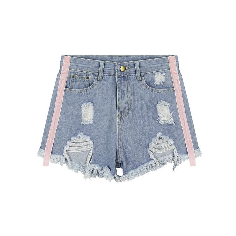 Shorts vaqueros azul claro con agujeros y líneas rosas laterales 
