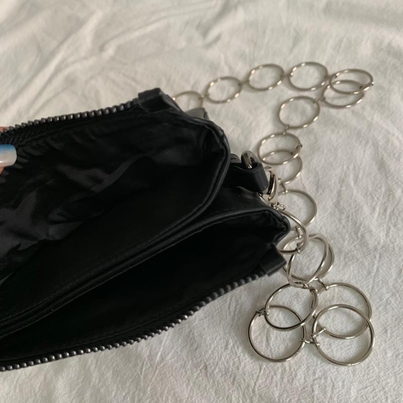 Silberne Metallringe Kette Schwarze Pu-Ledertasche