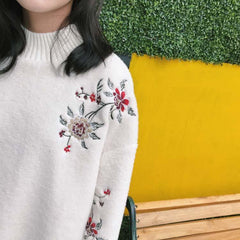 Soft Fluffy Flowers Embroindery Long Sleeve Oversized Sweatshirt
