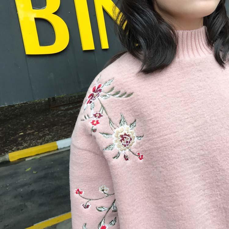 Soft Fluffy Flowers Embroindery Long Sleeve Oversized Sweatshirt