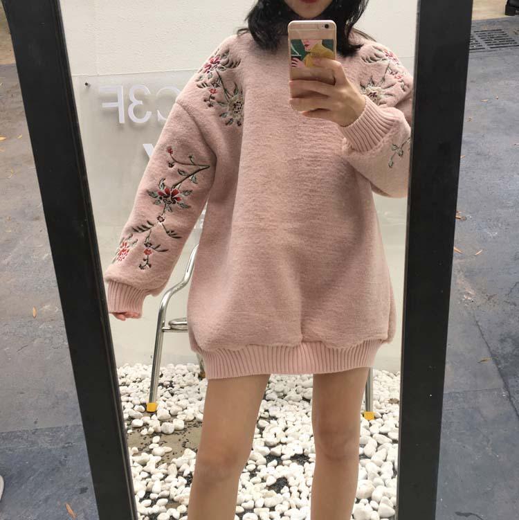 Soft Fluffy Flowers Embroindery Long Sleeve Oversized Sweatshirt