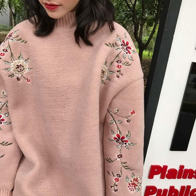 Soft Fluffy Flowers Embroindery Long Sleeve Oversized Sweatshirt