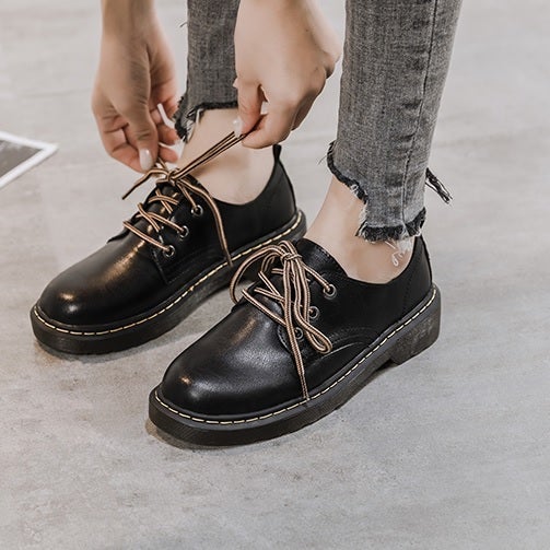 Vintage Creamy White Black Heel Heart Design Boots