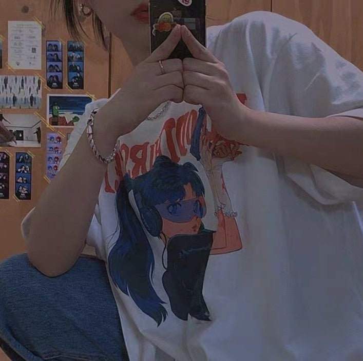 White Black Retro Anime Gun Girl Print Oversized T-Shirt