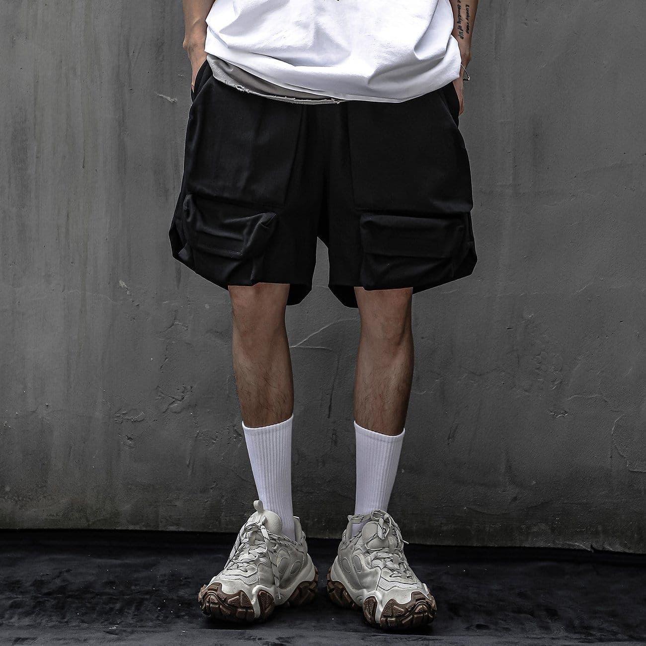 Three-dimensional Pleated Pockets Cargo Shorts