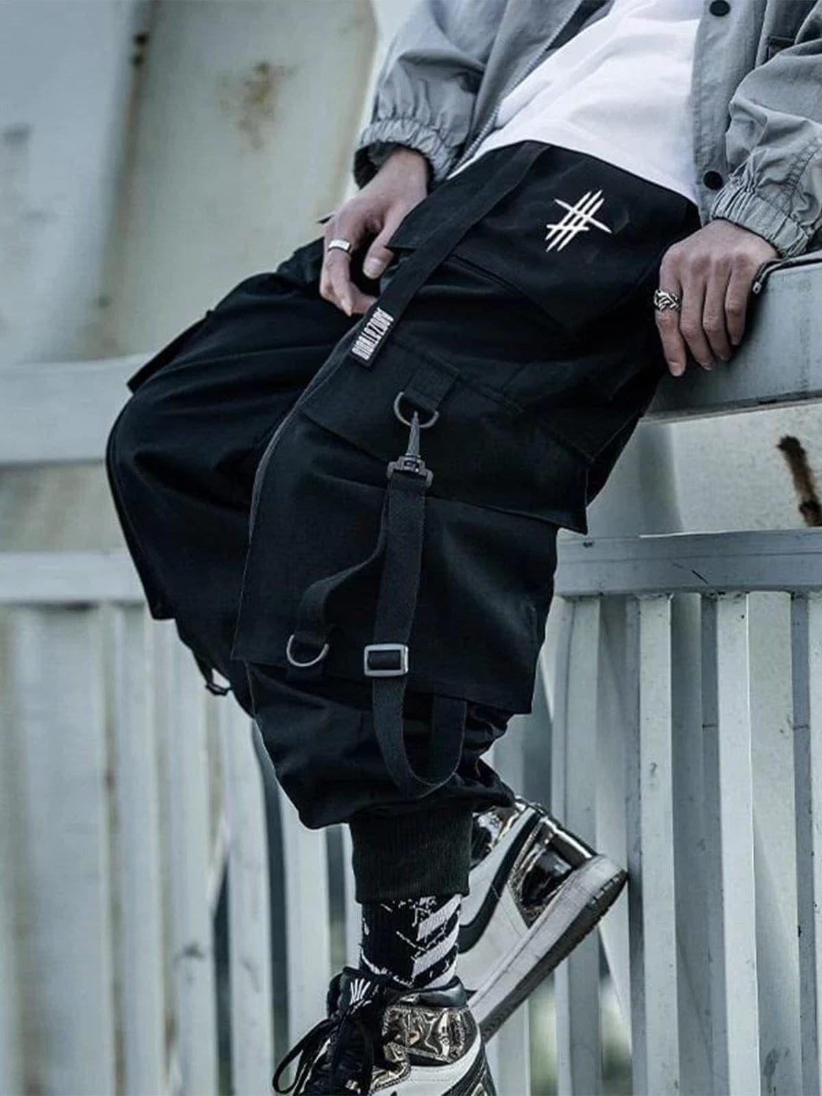 "Streamer Buckle" Cargo Pants