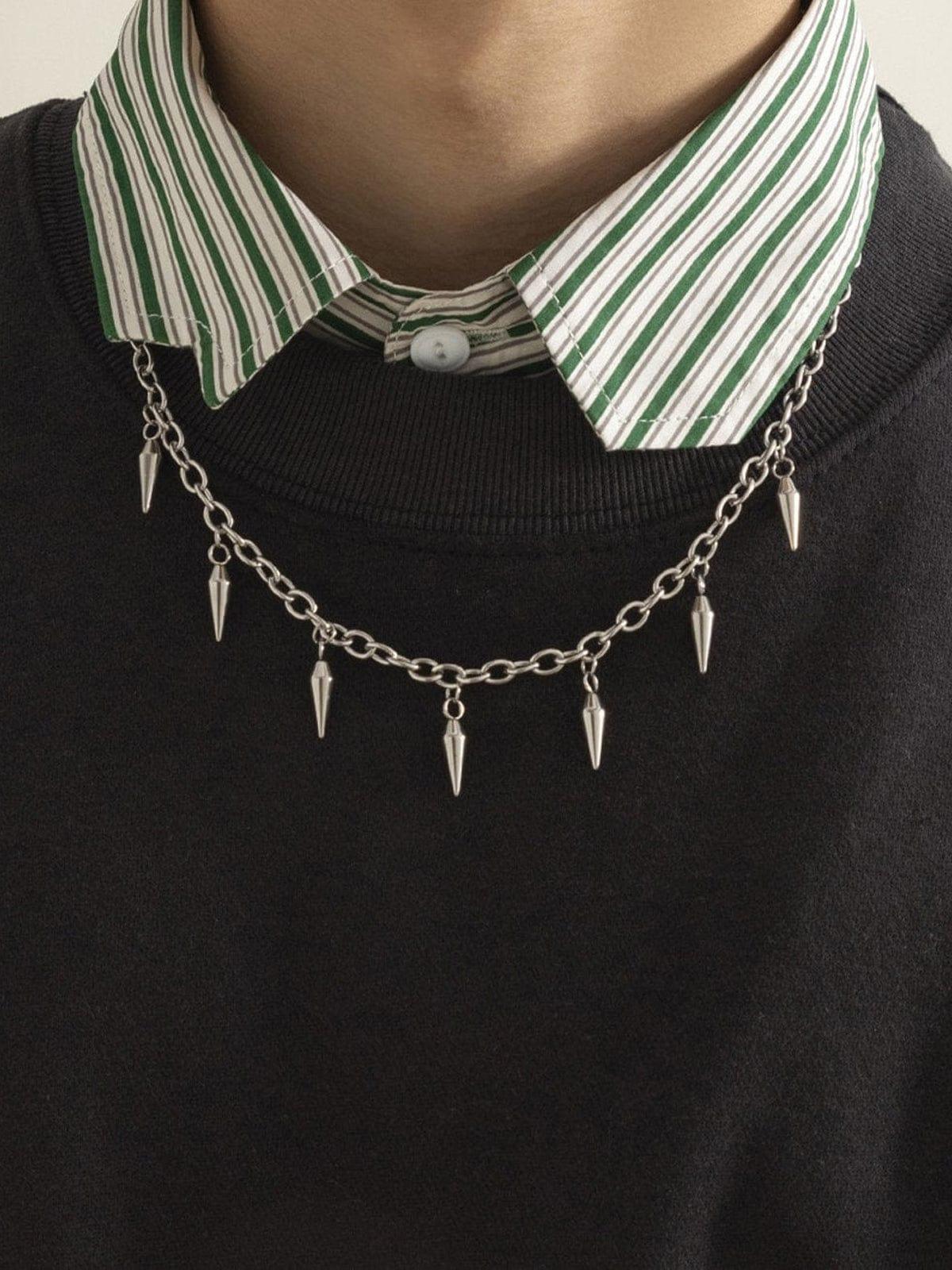 Gothic Fringed Rivets Necklace