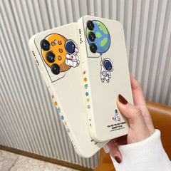 White Astronaut Cute Phone Case For Galaxy S22 S21 S20 FE S10 Note 20 10 Ultra Plus A72 A52 A32 A71 A51 A31 A21S