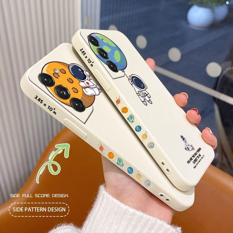 White Astronaut Cute Phone Case For Galaxy S22 S21 S20 FE S10 Note 20 10 Ultra Plus A72 A52 A32 A71 A51 A31 A21S